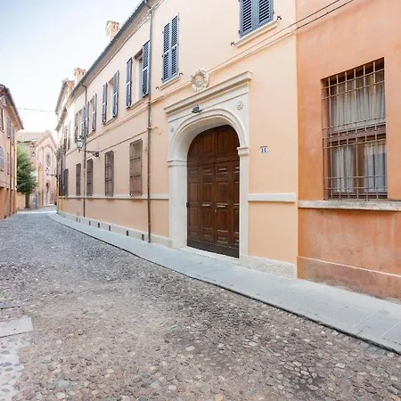 Palazzo Sabbioni Romantica Della Duchessa * فيرّارا