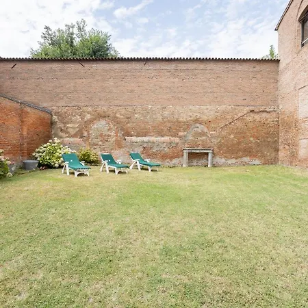 Palazzo Sabbioni Romantica Della Duchessa بيت ضيافة *