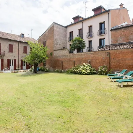 Palazzo Sabbioni Romantica Della Duchessa فيرّارا